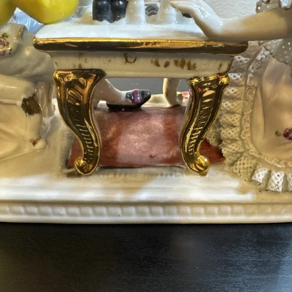 Vintage porcelain‎ lace decor  statue playing chess - Picture 10 of 13